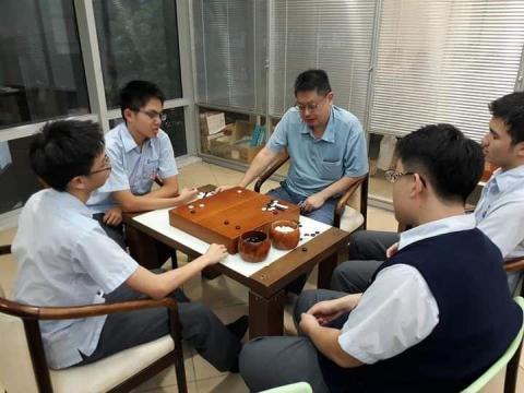 吳明禦 - 南山中學甲組上課