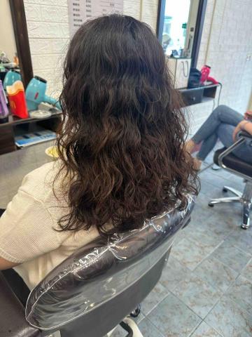 髮欣社美髮沙龍 - 水光藥水燙的