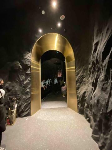 巨懋裝潢鐵件有限公司 - 鍍鈦拱門