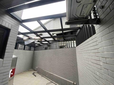 巨懋裝潢鐵件有限公司 - 採光罩、格柵