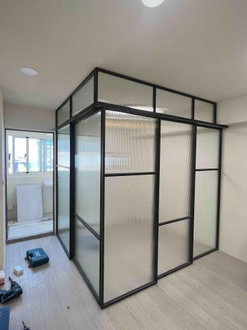 巨懋裝潢鐵件有限公司 - 玻璃拉門隔間