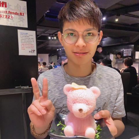 提供染髮劑灰服務的專家灰