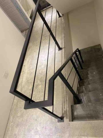 巨懋裝潢鐵件有限公司 - 欄杆扶手