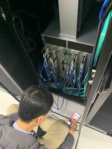 ChenKim - 協助設備接線