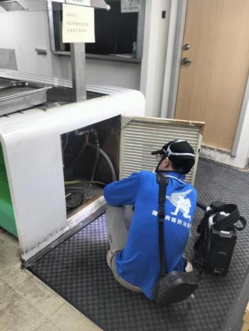 精隼病媒防治顧問有限公司 - 餐檯內部空間噴灑，逼出害蟲