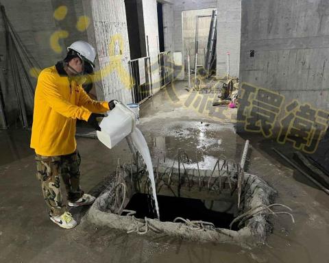 久濰環衛有限公司 - 營造工地登革熱消毒(孳生源倒藥)