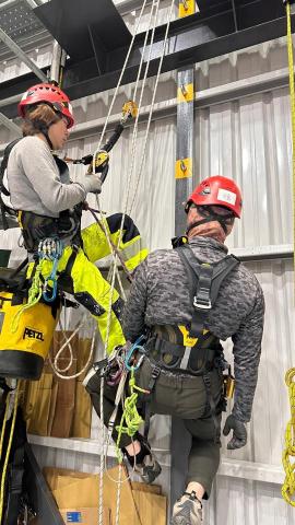 小當家高空作業 - 考試通過專業救援訓練，繩索安全的專家！