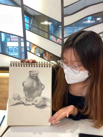 鍾佳恩 - 學生畫作-基礎素描
