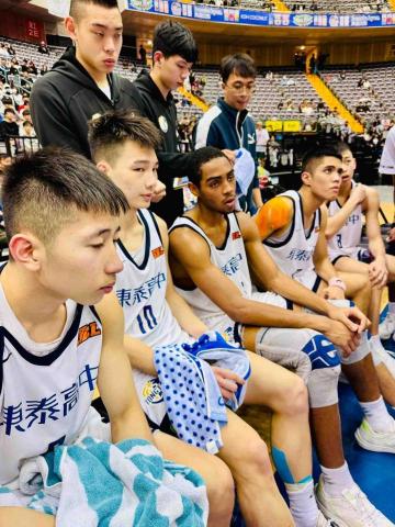 李君恩 - 在高張力的小巨蛋比賽