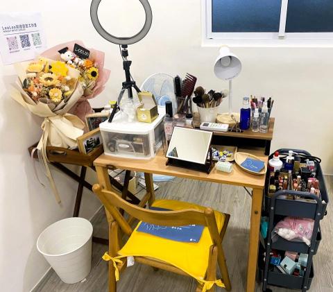 LOOLOO彩妝造型工作室 - 化妝桌