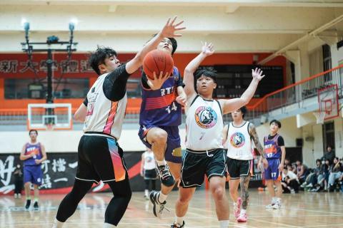 吳思緰 - 籃球系際盃活動剪影