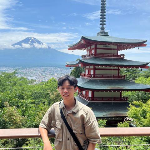 提供數學補習班台中服務的專家袁苡城