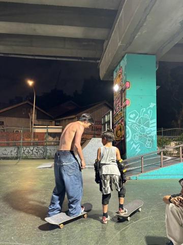 奧斯卡 - 提供滑行技巧，重心轉換的知識