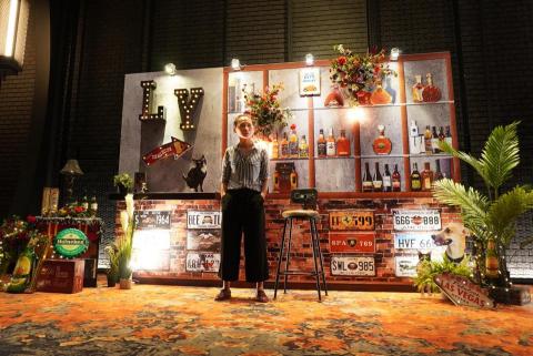 高杰設計 客製主題婚禮佈置│尾牙春酒佈置│活動佈置│ - 愛情釀的酒
就在今晚小酌一下
愛情釀的酒
Cheers 高杰設計 客製主題婚禮佈置│尾牙春酒佈置│活動佈置│ - 愛情釀的酒
就在今晚小酌一下
愛情釀的酒
Cheers