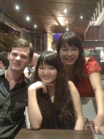 Liz - 就讀昆士蘭大學應用語言學碩士期間與同學合影