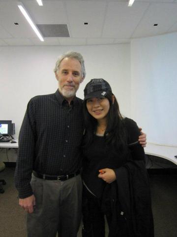 Liz - 就讀昆士蘭大學UQ 應應語言學碩士與教授Michael Harrington合影