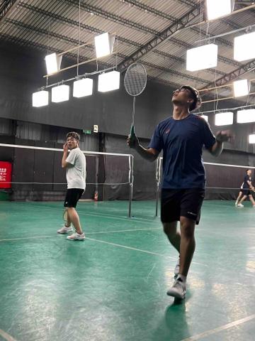 李冠宏🏸 - 反手長球