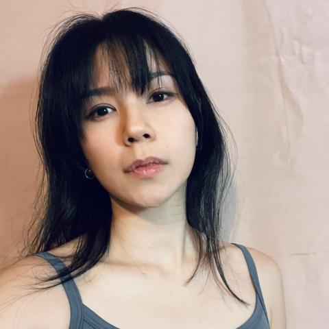 提供內衣模特兒服務的專家Karen