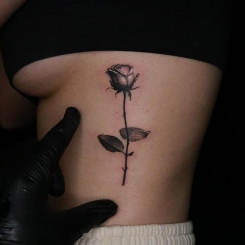 Ayu Tattoo - 花卉刺青