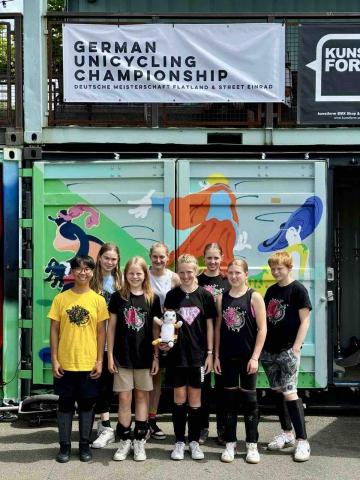 一輪獨旅 - 成為歐洲知名Unicycle forever團隊成員