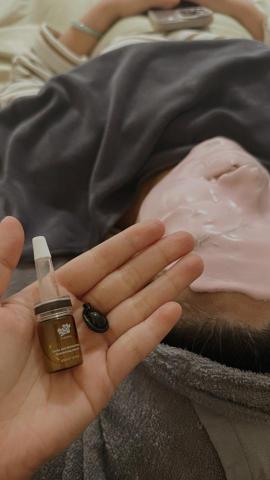 陳鉑涵 - 魚子炸彈 ?
醫美術後 敏弱肌 泛紅、乾燥肌 