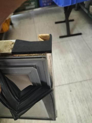 簡宇 - 發霉硬化更換