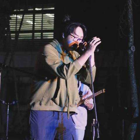 CNF - 男主唱兼吉他 ?