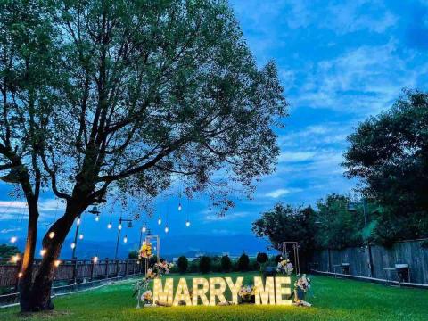 勝杰音響企業社 - 求婚企劃 佈置 燈光音響