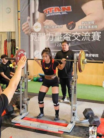 戀晴 - 健力三項比賽