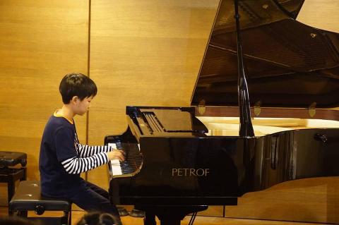 HMC art studio/琴韻畫室/鋼琴施老師 - 子軒