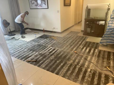 陳萱蓉 - 地板磁磚隆起