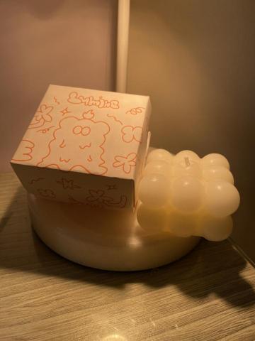 廖睿妤 - 蠟燭外包裝設計（圖片為設計完稿後刀模製作樣本參考）