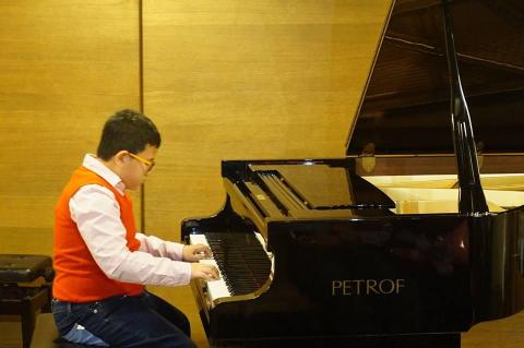 HMC art studio/琴韻畫室/鋼琴施老師 - 驛宏