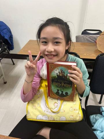 賴美呈 - 愛看 哈利波特的sunny