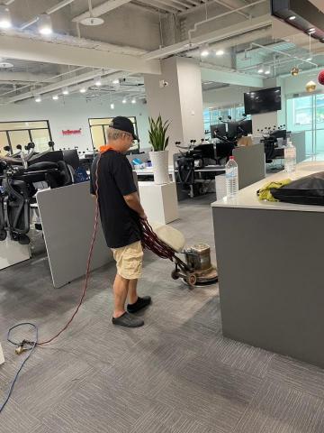 陳弘遠 - 地毯清洗