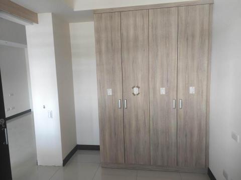 僑利裝潢設計工程行 - 衣櫃裝修中