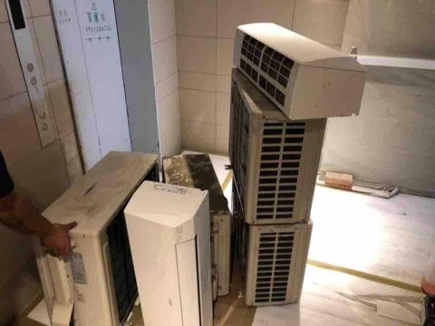程柏崴 - 協助客戶原有冷氣移機