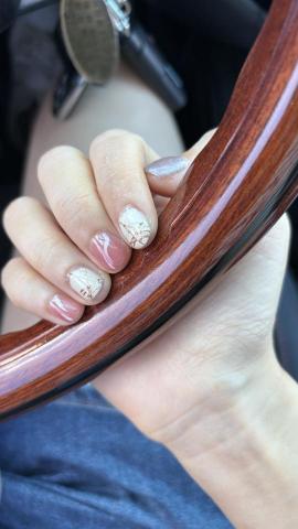 Yun-Ching Sun - 拉絲跳色美甲