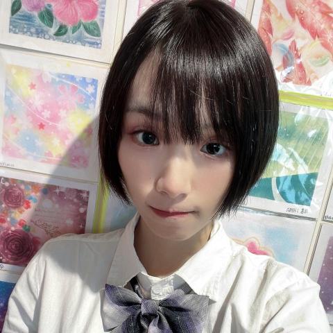 提供寫文章服務的專家瑠璃