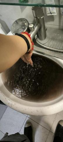 水管清潔 - 113.5.12浴室洗手台水龍頭水管清潔（清潔前）