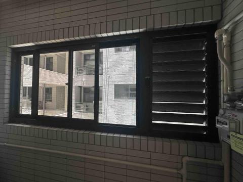 閎硯門窗-蔡宗修 - 後陽台窗完工