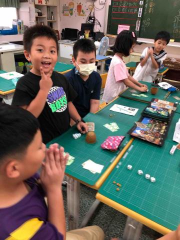 桌遊老師—專注力培養 數理訓練 戴成有 - 