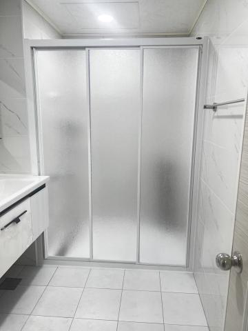 KAIDI凱帝淋浴門專家/乾濕分離 - ✅一字三拉款 
PS板(類壓克力)安全不怕破
白色框
磁吸式開關門更密合
鋁合金材質 堅固耐用 KAIDI凱帝淋浴門專家/乾濕分離 - ✅一字三拉款 
PS板(類壓克力)安全不怕破
白色框
磁吸式開關門更密合
鋁合金材質 堅固耐用