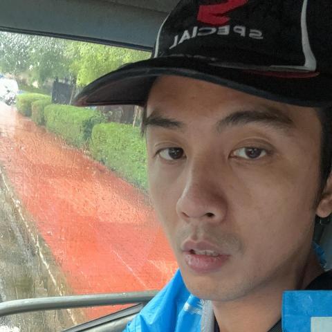 提供物流到府收件服務的專家范文杰