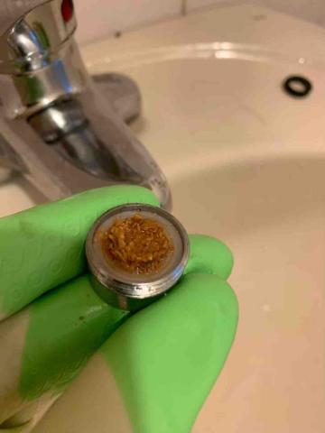 台南居家清潔 - 水龍頭內部&middot;清潔前