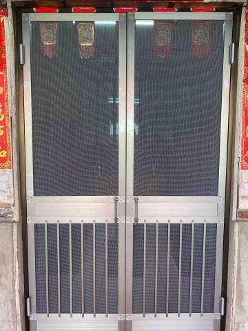 啟恆鋁門窗企業社 - 90度對開紗門