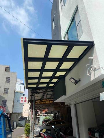 啟恆鋁門窗企業社 - 玻璃採光罩搭建