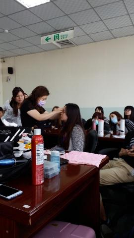 Jeany Huang - 公司行號  學校 團體教學