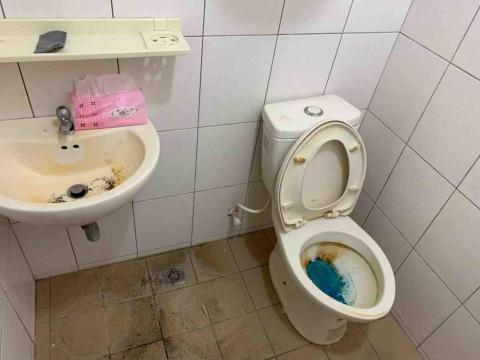 台南居家清潔 - 退租&middot;浴室清潔前