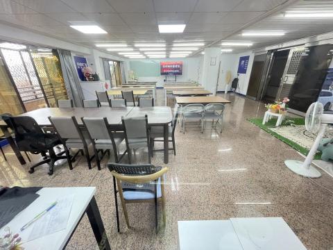 湯大慶 - 演講室60人桌加椅子